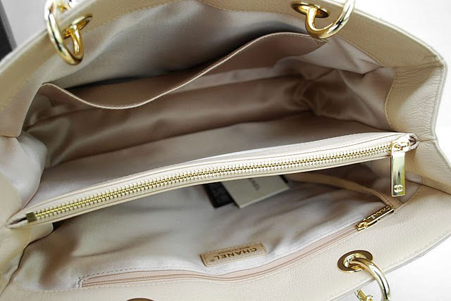 Chanel 2011 GST Caviar Leather Handbag 36092 Cream Chanel 2011 GST Caviar Leather Handbag 36092 Cream