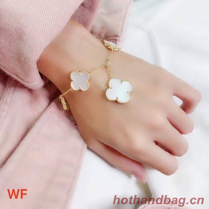 Van Cleef & Arpels Big Flower Bracelet CE4304-2 Van Cleef & Arpels Big Flower Bracelet CE4304-2