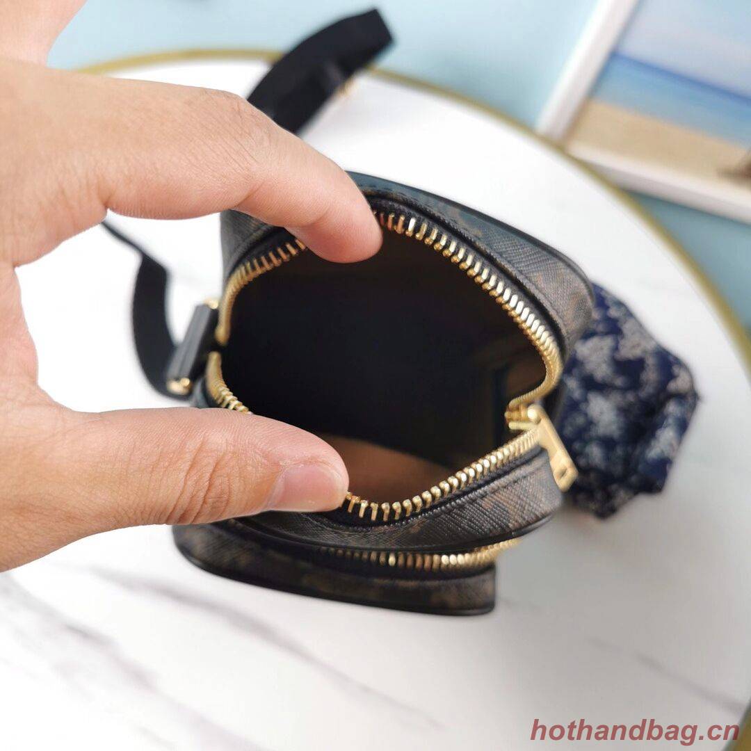 Celine SMALL CAMERA BAG IN TRIOMPHE CANVAS CL90832 black Celine SMALL CAMERA BAG IN TRIOMPHE CANVAS CL90832 black