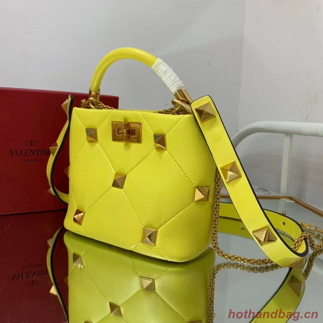 Valentino medium Garavani Roman Stud V1198 yellow Valentino medium Garavani Roman Stud V1198 yellow