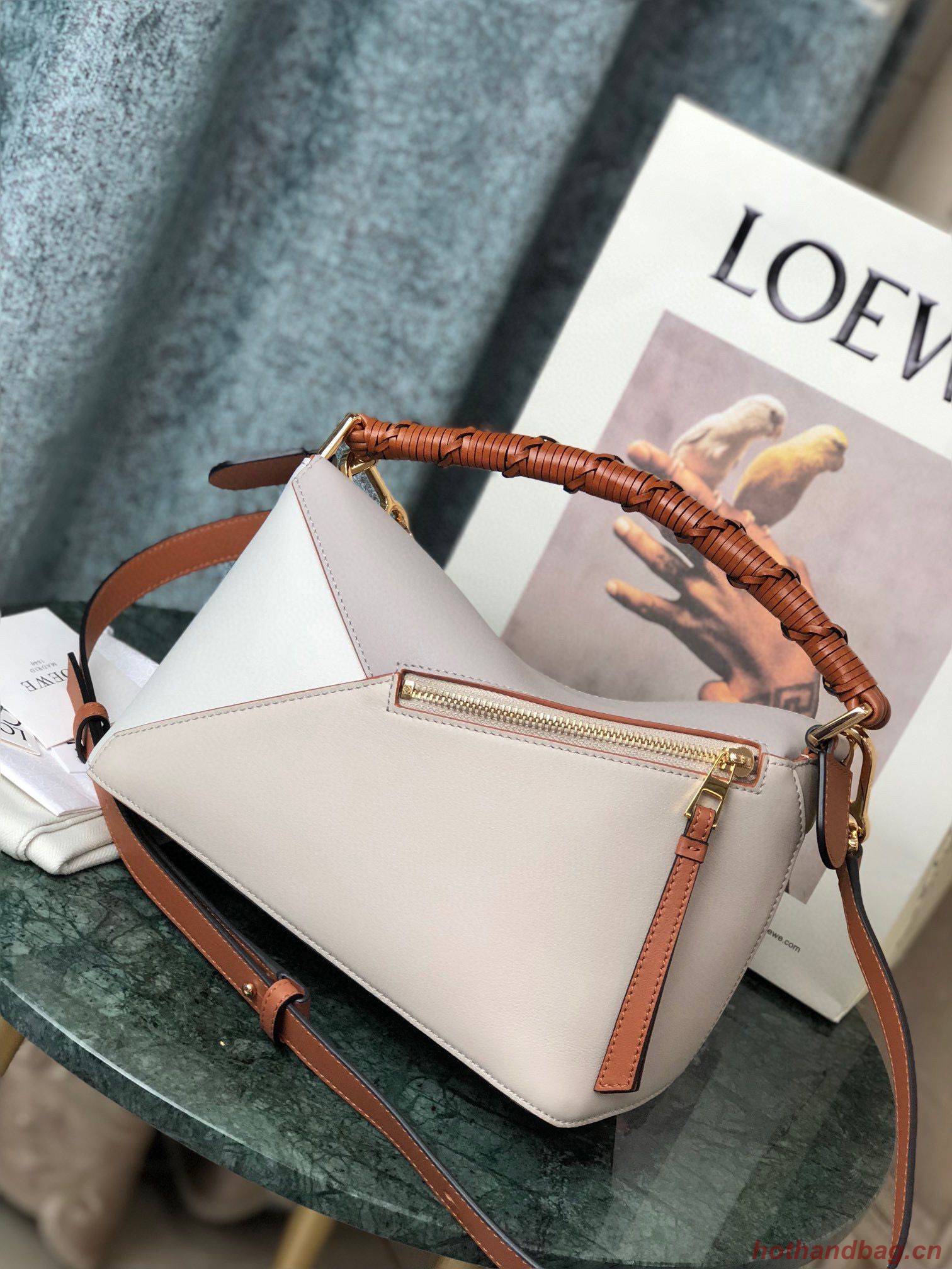 Loewe Puzzle Bag Original Leather 061836 Cream Loewe Puzzle Bag Original Leather 061836 Cream