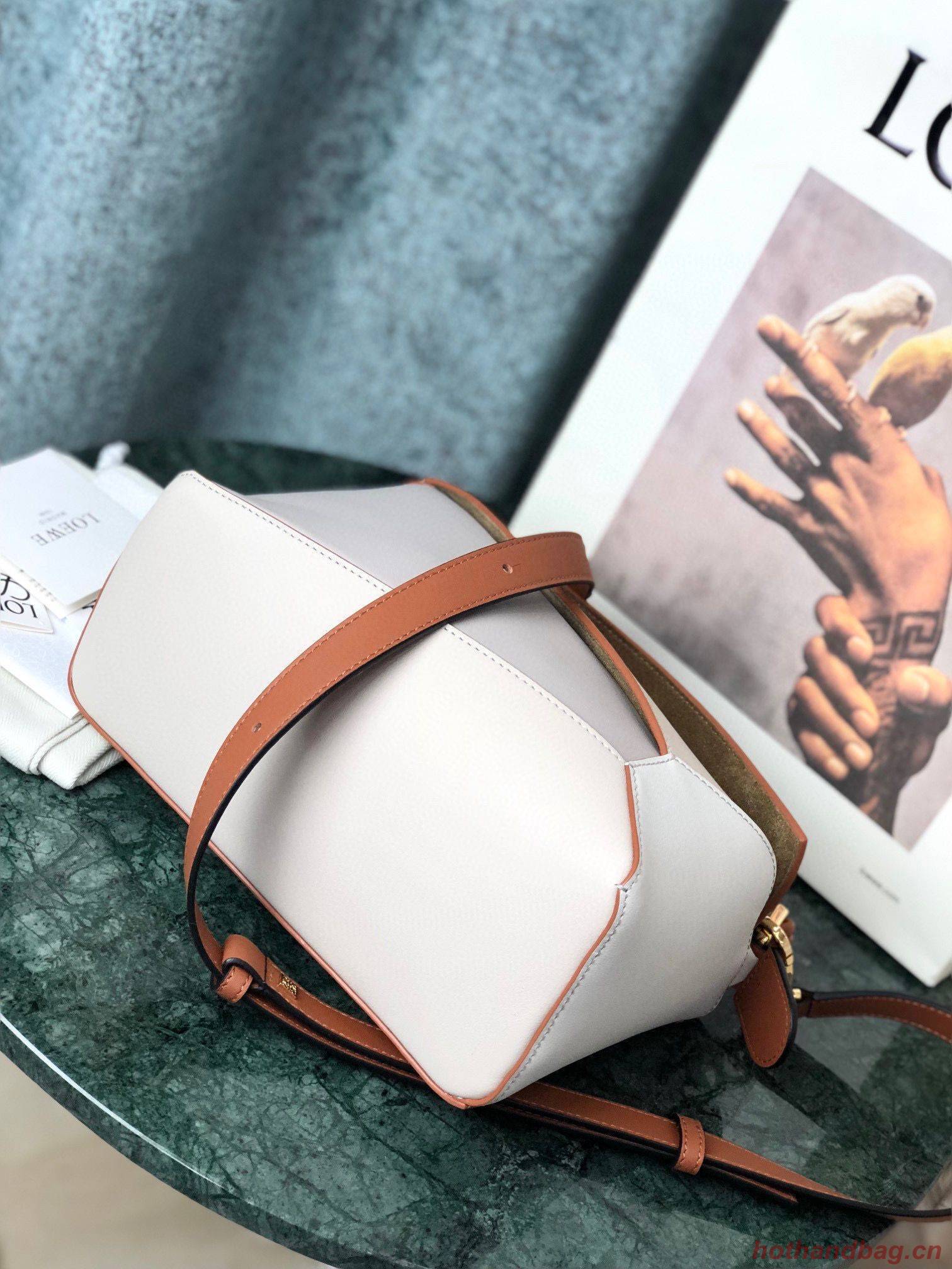 Loewe Puzzle Bag Original Leather 061836 Cream Loewe Puzzle Bag Original Leather 061836 Cream