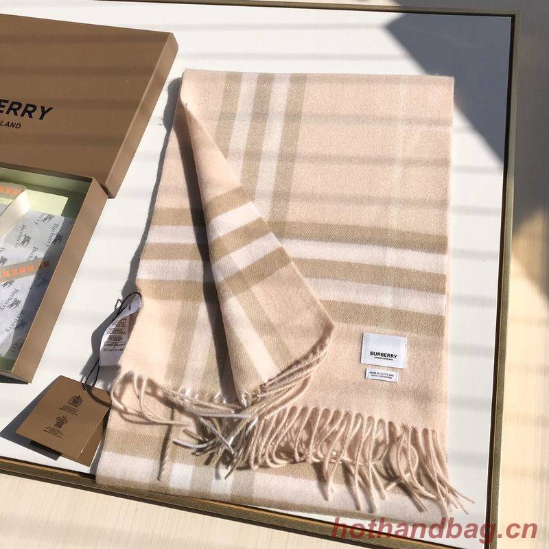 Burberry Scarf B00251