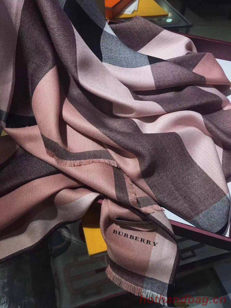 Burberry Scarf B00286 Burberry Scarf B00286