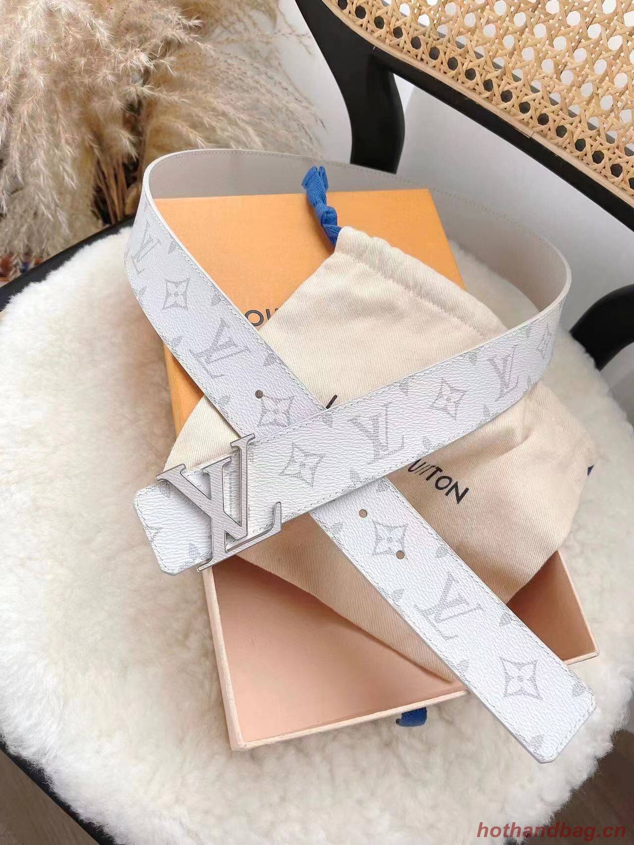 Louis Vuitton INITIALES 40MM REVERSIBLE BELT M0228T White Louis Vuitton INITIALES 40MM REVERSIBLE BELT M0228T White