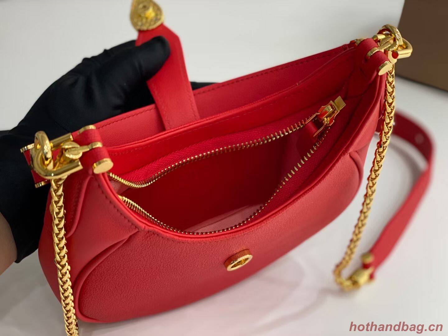 BVLGARI Shoulder Bag Calfskin Leather B281632 RED BVLGARI Shoulder Bag Calfskin Leather B281632 RED