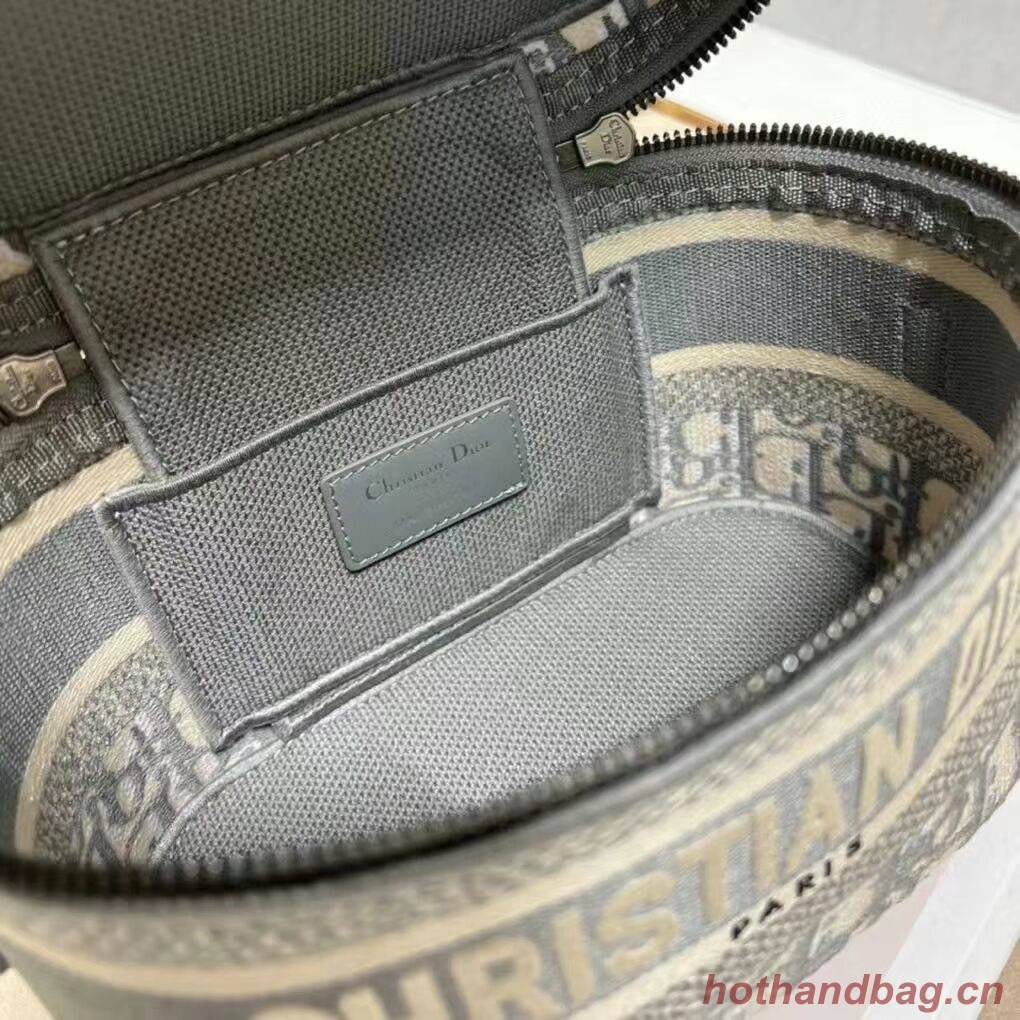 DIOR DIORTRAVEL VANITY CASE Dior Oblique Embroidery C9088 grey DIOR DIORTRAVEL VANITY CASE Dior Oblique Embroidery C9088 grey