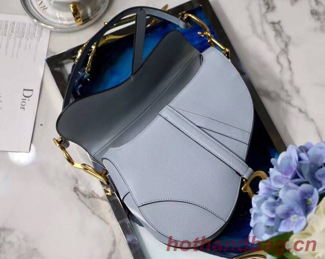 Dior SADDLE-TAS VAN KALFSLEER M0446C light blue Dior SADDLE-TAS VAN KALFSLEER M0446C light blue
