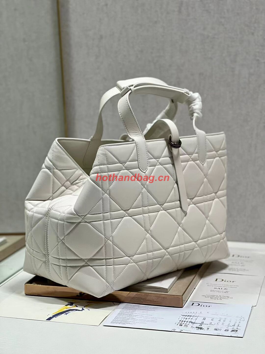 LADY DIOR TOP HANDLE LARGE BAG Latte Cannage Lambskin C0088 WHITE&BLACK LADY DIOR TOP HANDLE LARGE BAG Latte Cannage Lambskin C0088 WHITE&BLACK