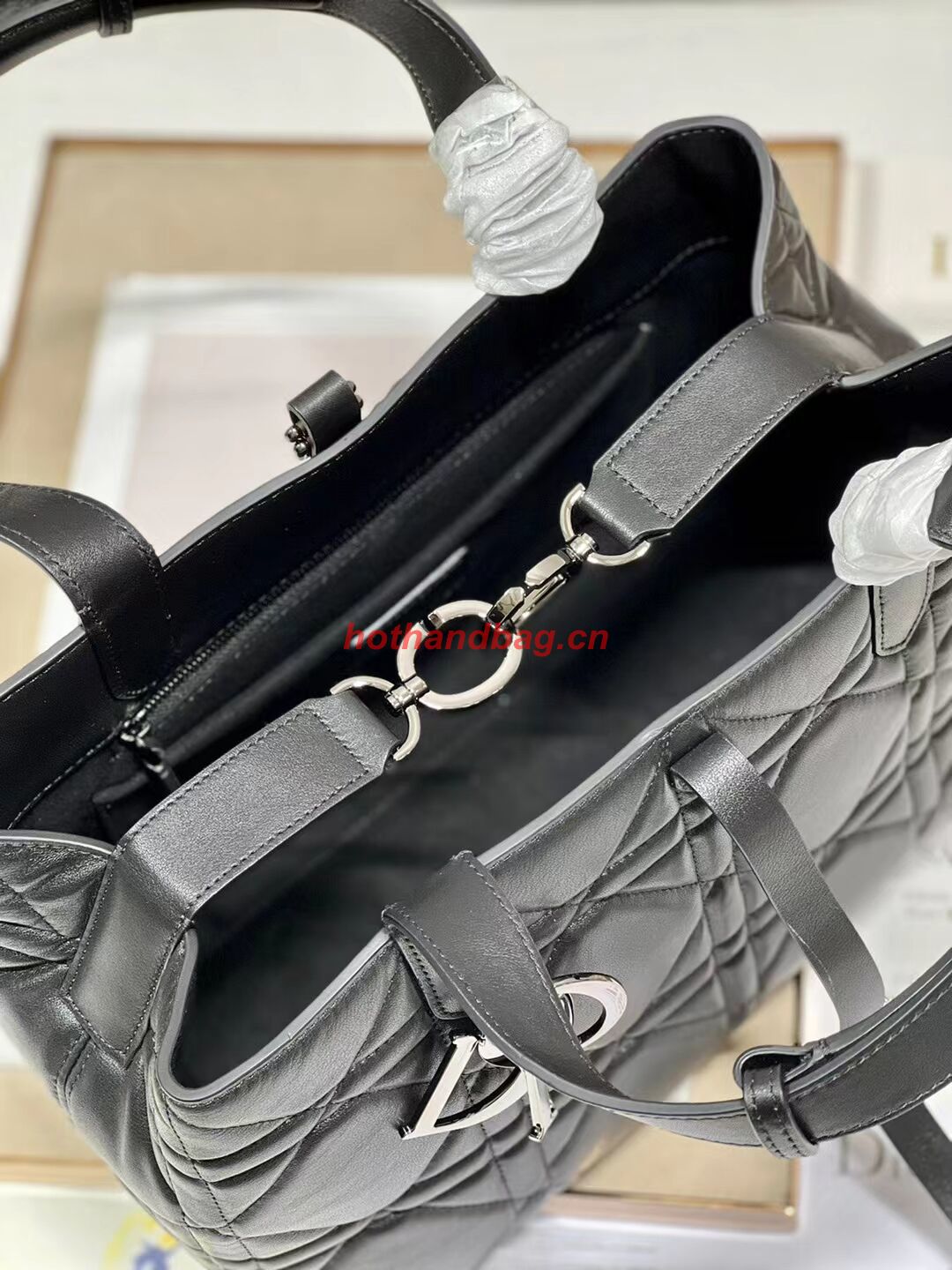 LADY DIOR TOP HANDLE MEDIUM BAG Latte Cannage Lambskin C0089 BLACK&BLACK LADY DIOR TOP HANDLE MEDIUM BAG Latte Cannage Lambskin C0089 BLACK&BLACK