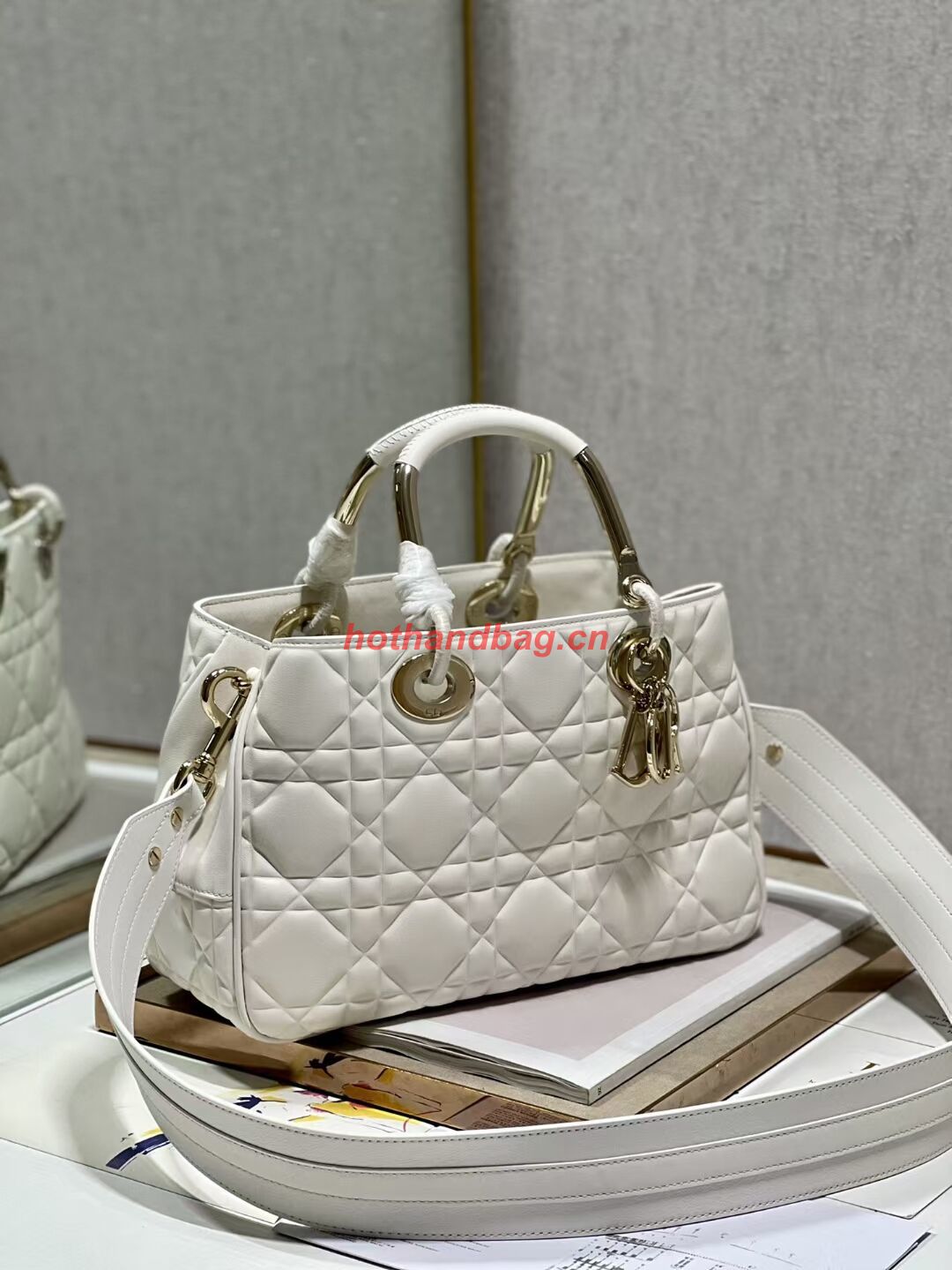 LADY DIOR TOP HANDLE MEDIUM BAG Latte Cannage Lambskin C9226 WHITE&GOLD LADY DIOR TOP HANDLE MEDIUM BAG Latte Cannage Lambskin C9226 WHITE&GOLD