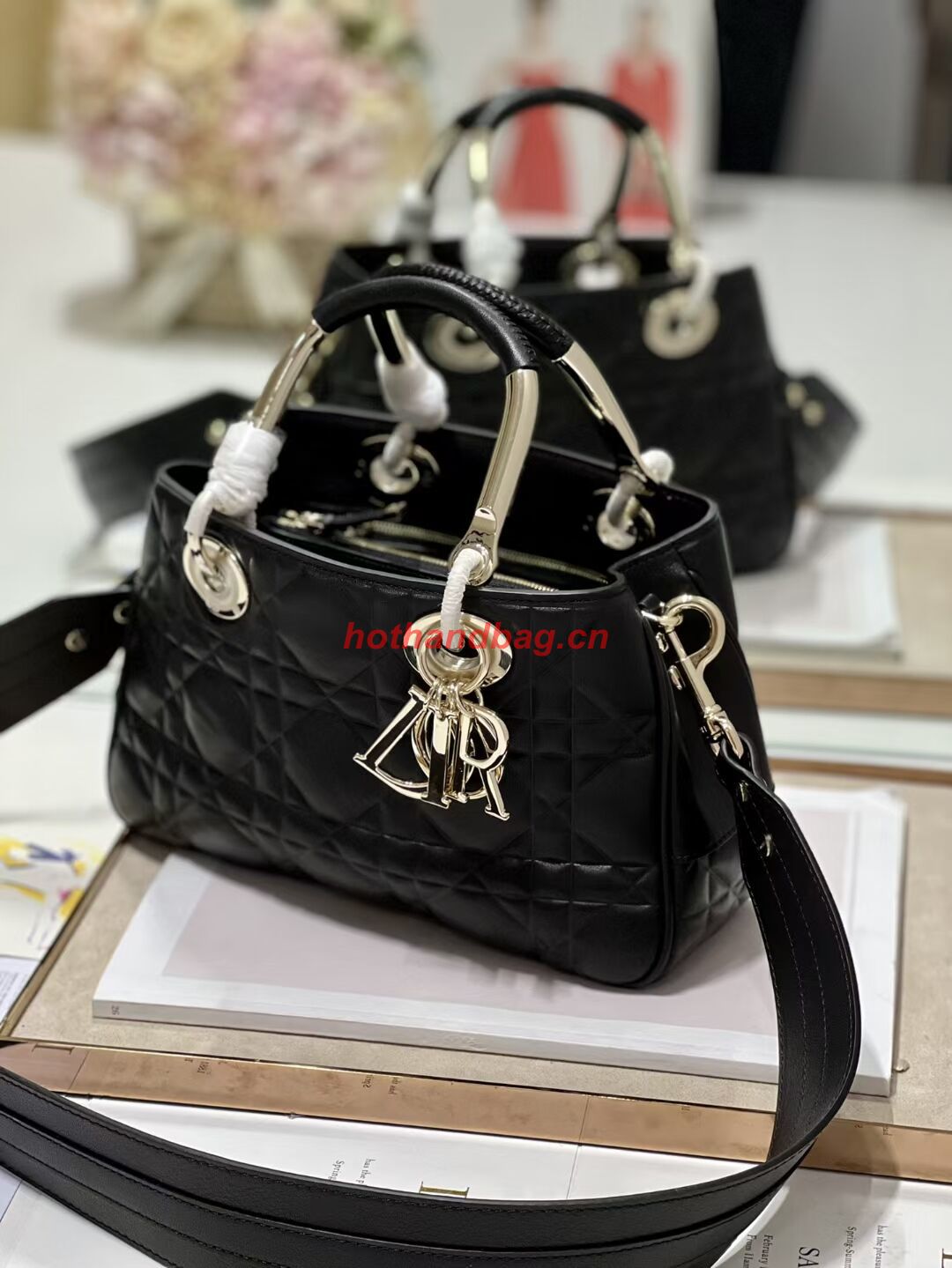 LADY DIOR TOP HANDLE MEDIUM BAG Cannage Lambskin C9227 BLACK&GOLD LADY DIOR TOP HANDLE MEDIUM BAG Cannage Lambskin C9227 BLACK&GOLD
