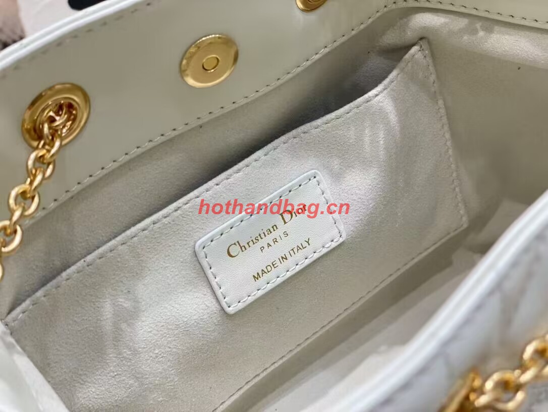 MEDIUM DIOR AMMI BAG Sand white Supple Macrocannage Lambskin M22566F MEDIUM DIOR AMMI BAG Sand white Supple Macrocannage Lambskin M22566F