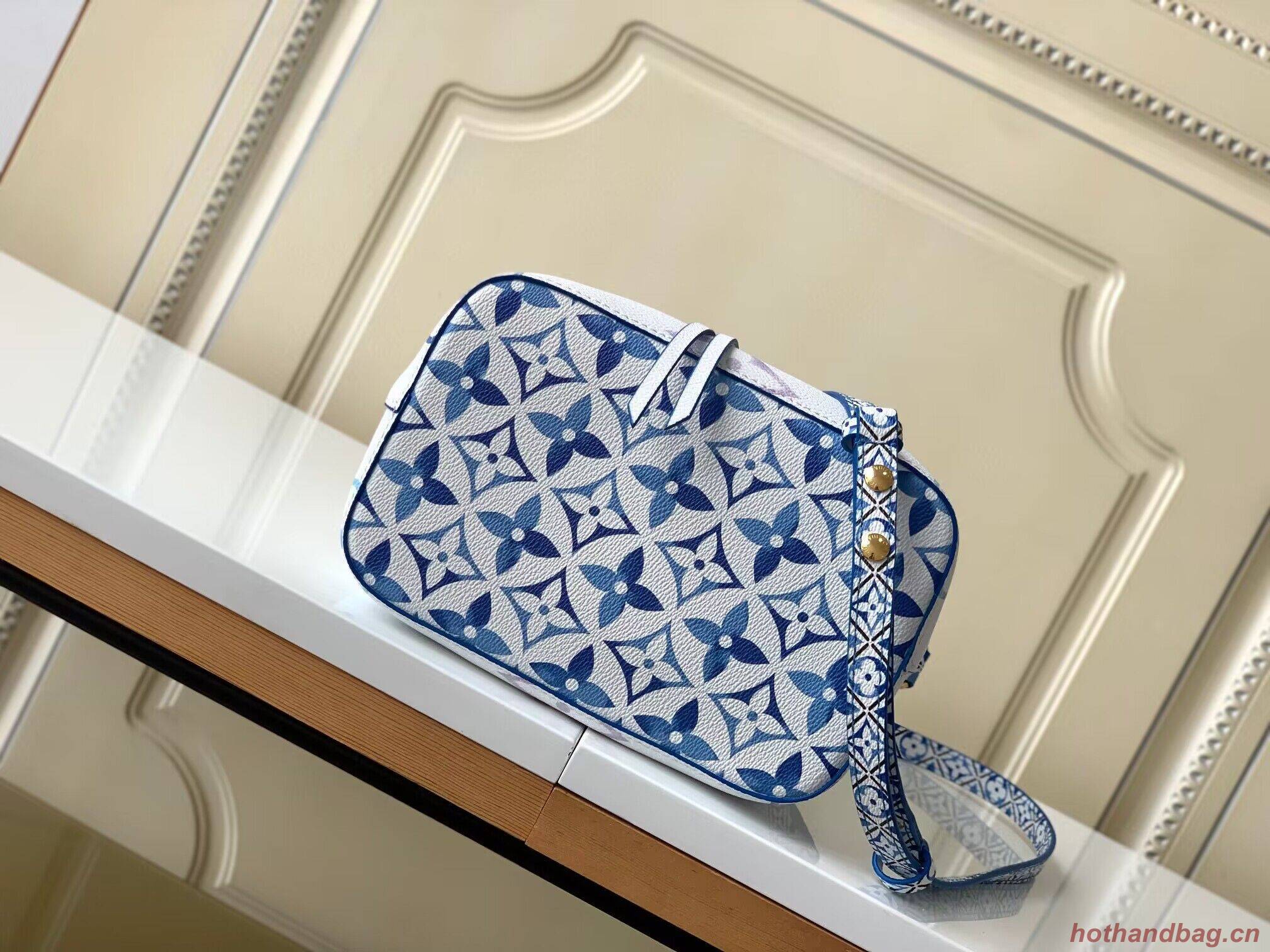 Louis Vuitton Giant Monogram Neonoe BB M22986 Gradient Print Blue Louis Vuitton Giant Monogram Neonoe BB M22986 Gradient Print Blue