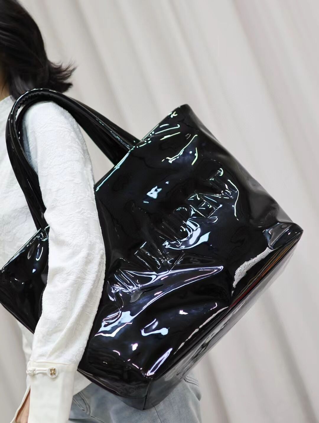 SAINT LAURENT MAXI TOTE IN PATENT CANVAS 756269 BLACK SAINT LAURENT MAXI TOTE IN PATENT CANVAS 756269 BLACK