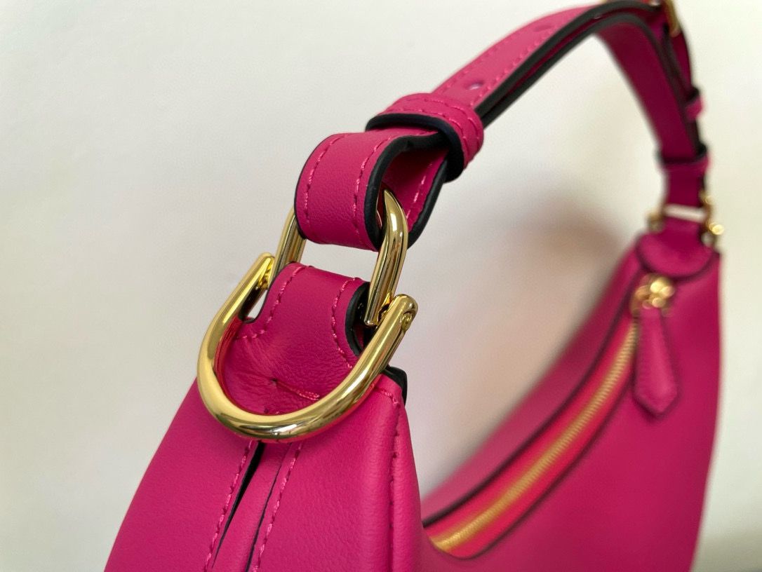 Fendi Fendigraphy Small Fuchsia leather bag 7AS089A Fendi Fendigraphy Small Fuchsia leather bag 7AS089A