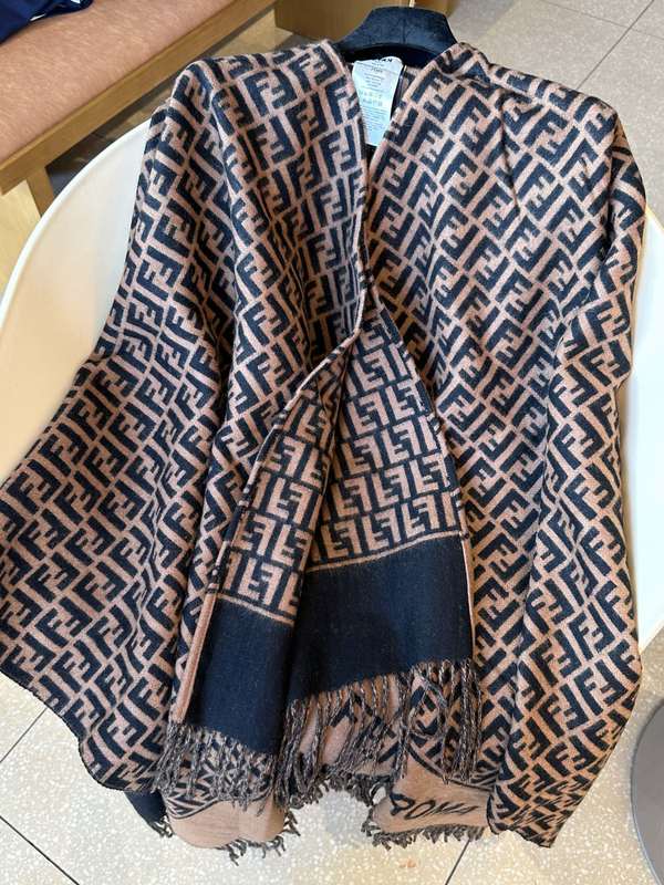 Fendi Cloak FDC00129 Fendi Cloak FDC00129