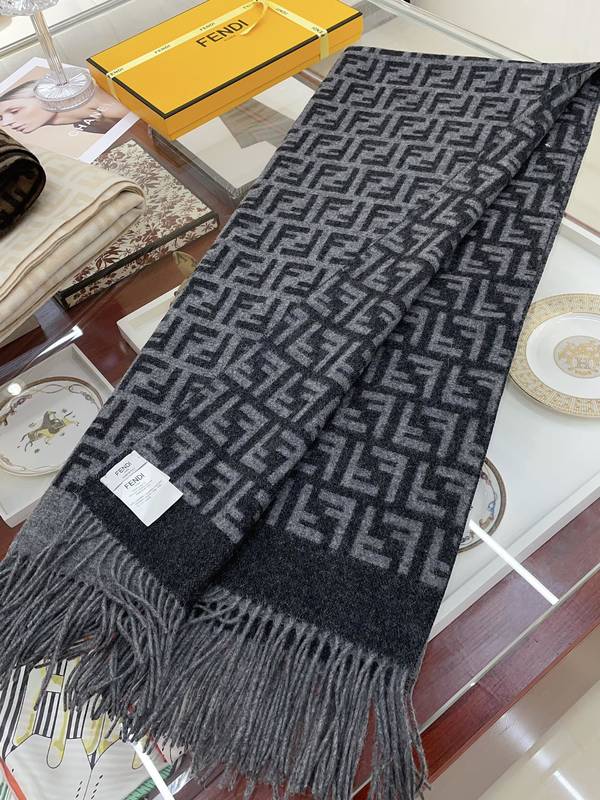 Fendi Cloak FDC00134 Fendi Cloak FDC00134