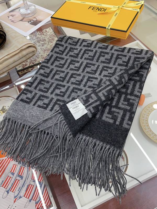 Fendi Cloak FDC00134 Fendi Cloak FDC00134