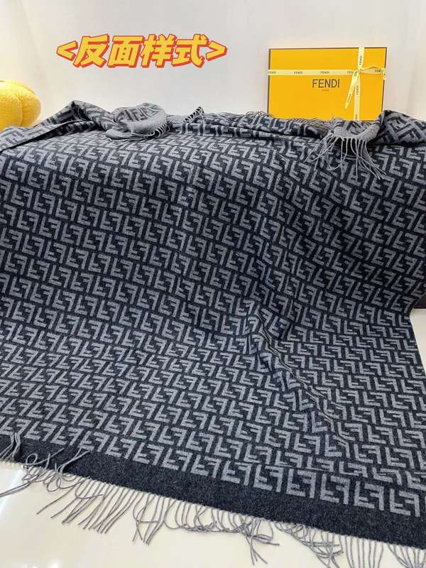 Fendi Cloak FDC00134 Fendi Cloak FDC00134