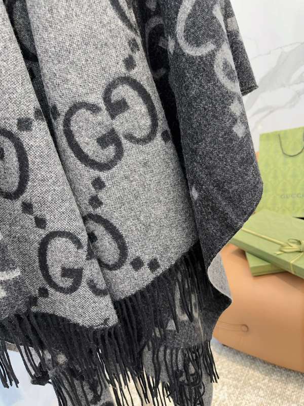 Gucci Cloak GUC00404 Gucci Cloak GUC00404