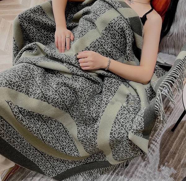 Loewe Cloak LOC00071 Loewe Cloak LOC00071