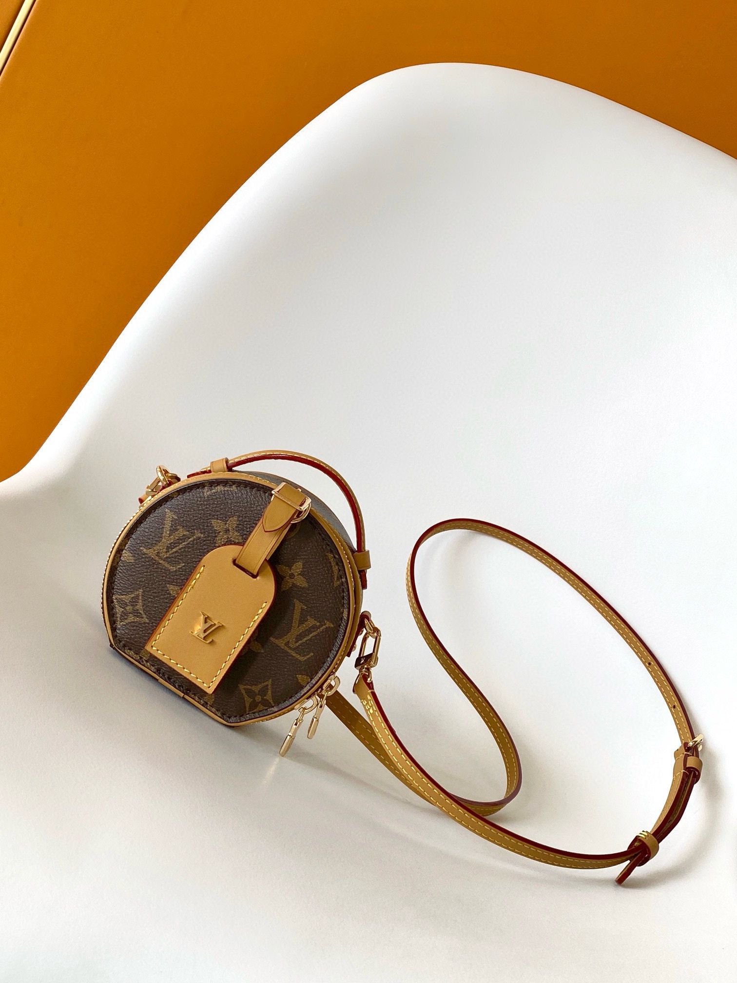 Louis Vuitton Original Monogram Canvas MINI BOITE CHAPEAU M44699 Louis Vuitton Original Monogram Canvas MINI BOITE CHAPEAU M44699