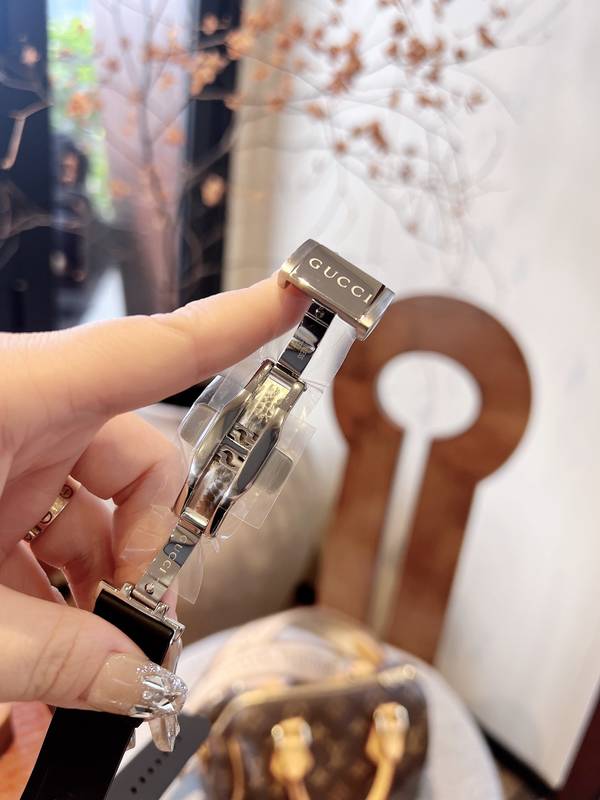 Gucci Watch GUW00128 Gucci Watch GUW00128