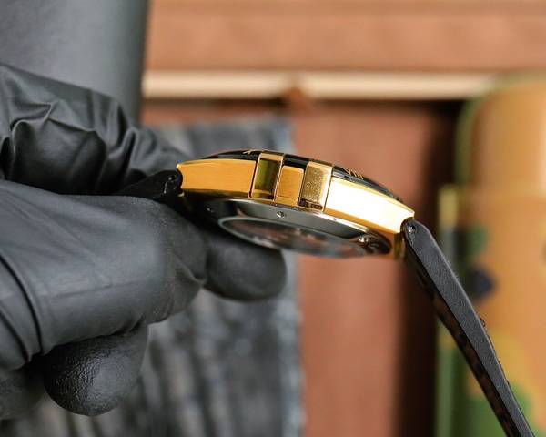 Omega Watch OMW00861