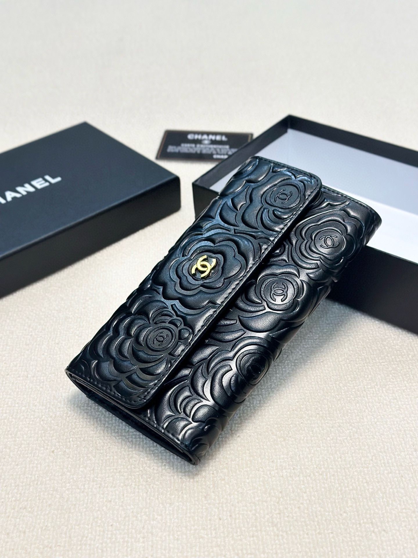 Chanel Original Leather Camellia Wallet C39020 Black Chanel Original Leather Camellia Wallet C39020 Black