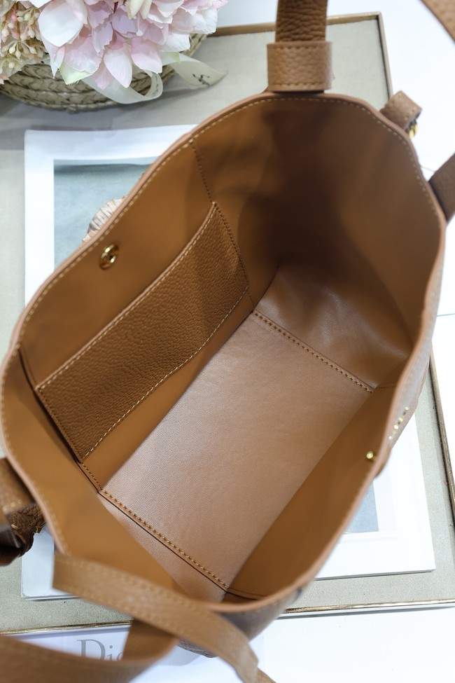 Dior Medium Signature Bucket Bag Grained Calfskin M2841USKU brown