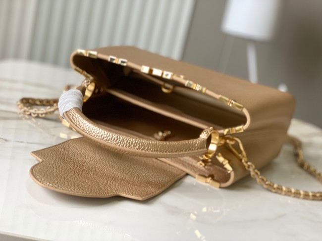 Louis Vuitton Capucines MM M23331 Gold