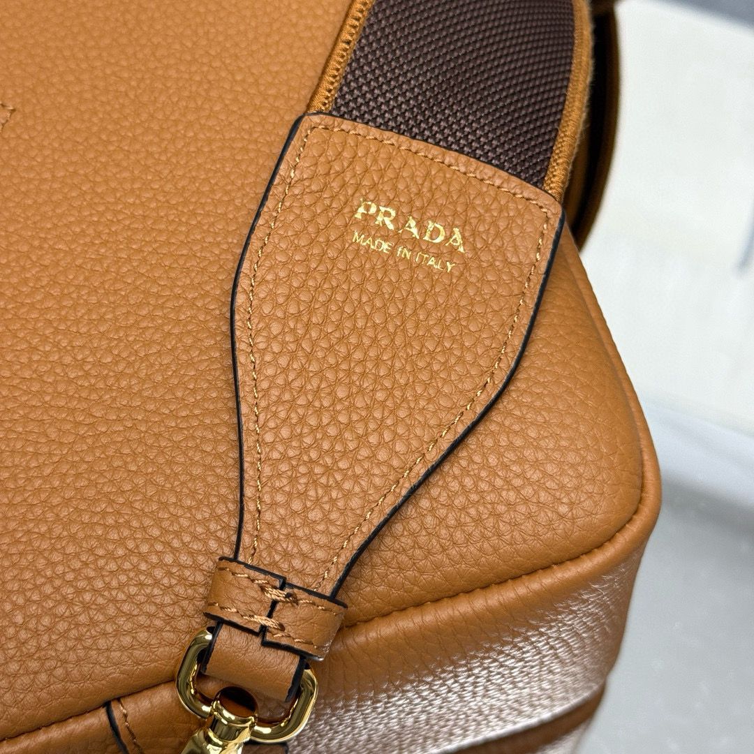 Prada Leather bag with shoulder strap 1BH082 Brown Prada Leather bag with shoulder strap 1BH082 Brown