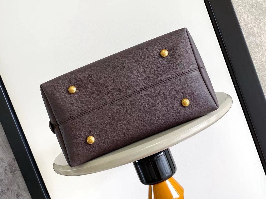 Louis Vuitton Low Key Hobo MM M25022 Coffee