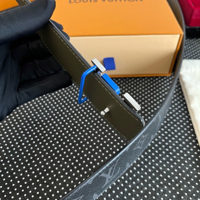 Louis Vuitton Initiales 40MM Reversible M9056