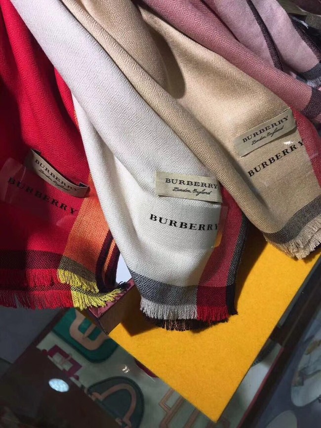 Burberry Shawl Wool Silk and Cotton KY188