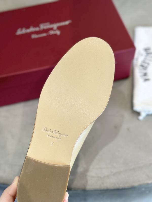 Ferragamo Shoes FMS00098