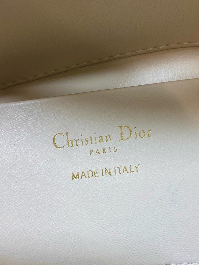 Small Dior Toujours Vertical Tote Bag Macrocannage Crinkled Calfskin M2835 Cream