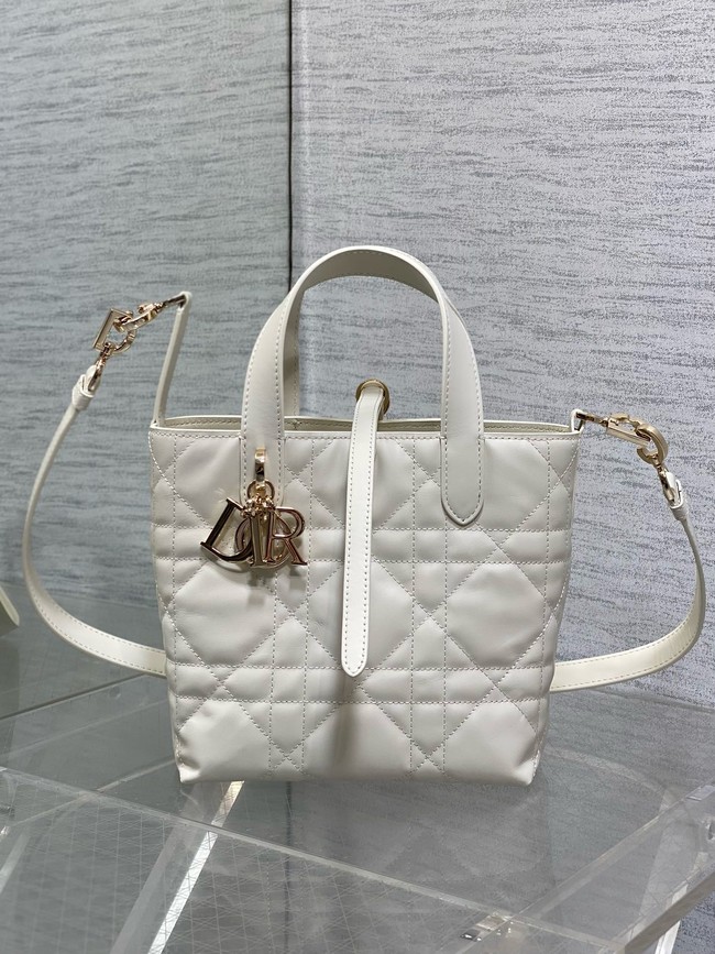 Small Dior Toujours Vertical Tote Bag Macrocannage Crinkled Calfskin M2835 white