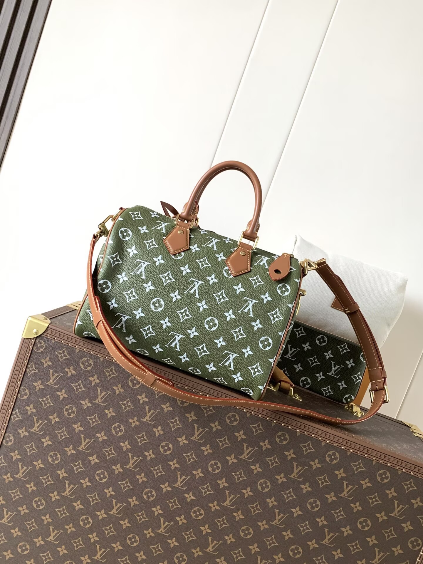Louis Vuitton Monogram Canvas Speedy 30 Bandouliere M15241 Olive Green