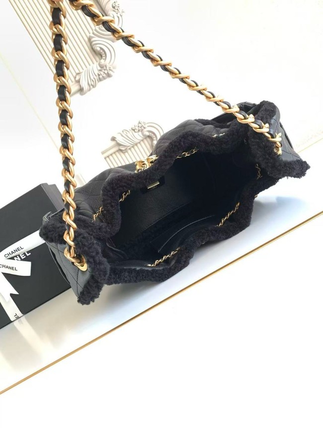 CHANEL 25 SMALL HANDBAG Crumpled Shearling Sheepskin AS5293 black