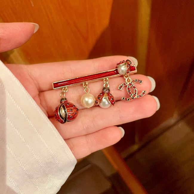 Chanel brooch CE81981