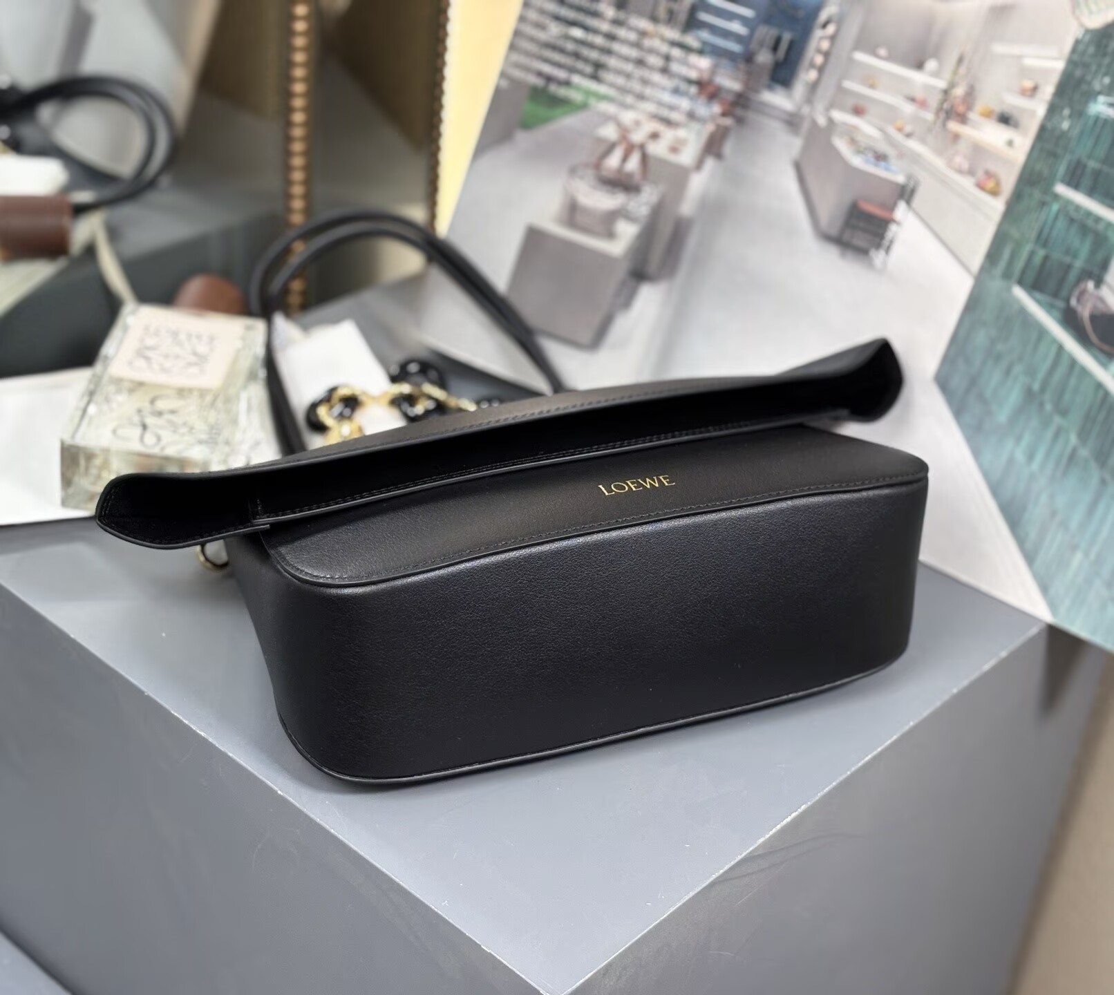 Loewe Ola Original Leather Fashion Handbag L53012 Black Loewe Ola Original Leather Fashion Handbag L53012 Black