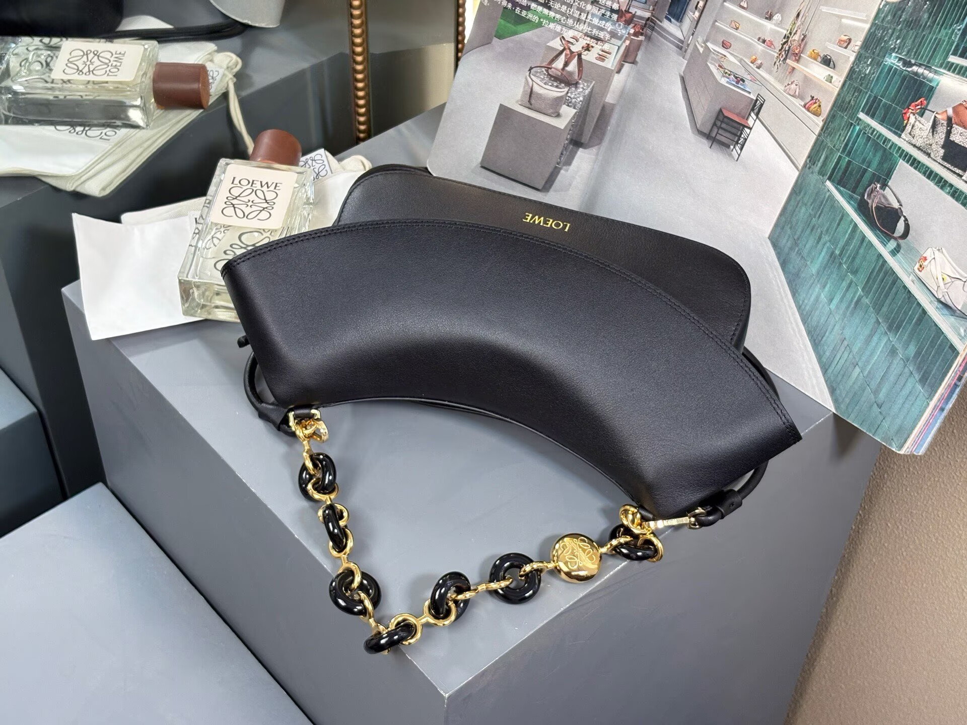 Loewe Ola Original Leather Fashion Handbag L53012 Black Loewe Ola Original Leather Fashion Handbag L53012 Black