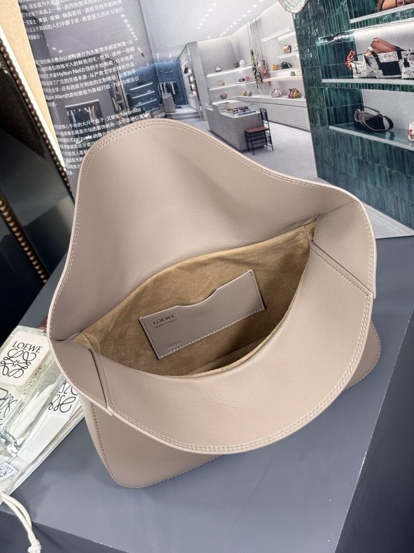 Loewe Ola Original Leather Fashion Handbag L53012 Nude Loewe Ola Original Leather Fashion Handbag L53012 Nude