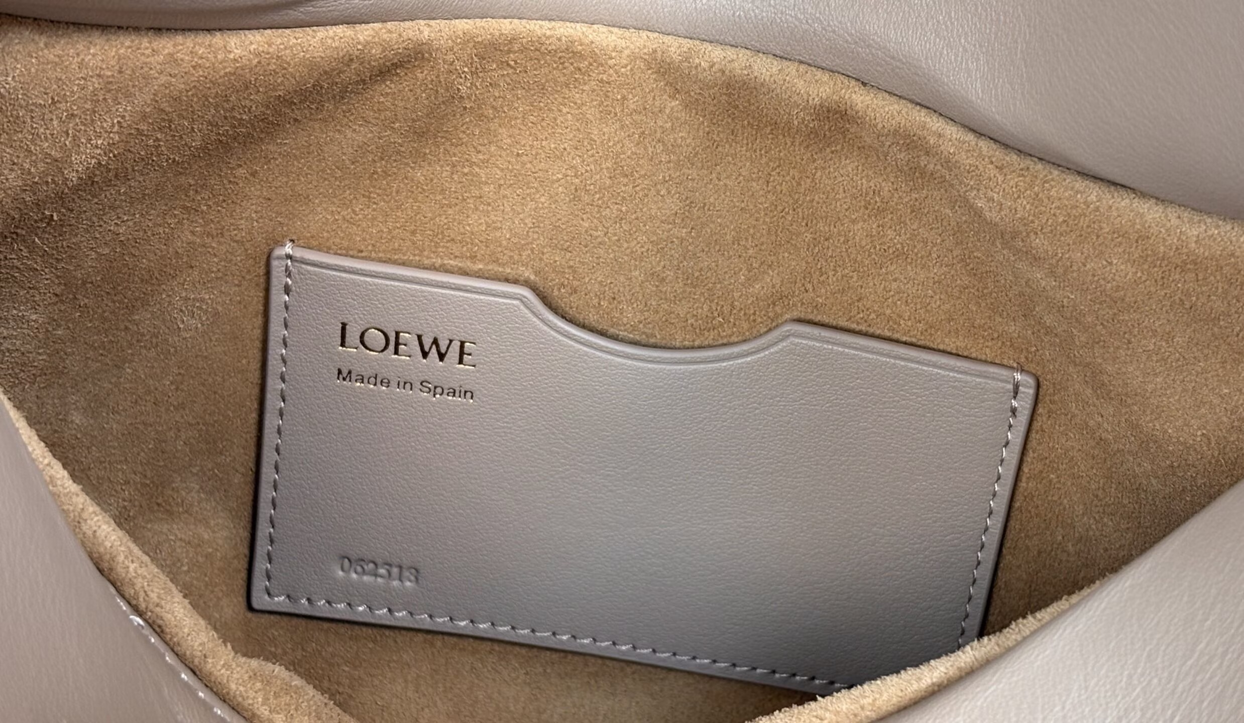 Loewe Ola Original Leather Fashion Handbag L53012 Nude Loewe Ola Original Leather Fashion Handbag L53012 Nude