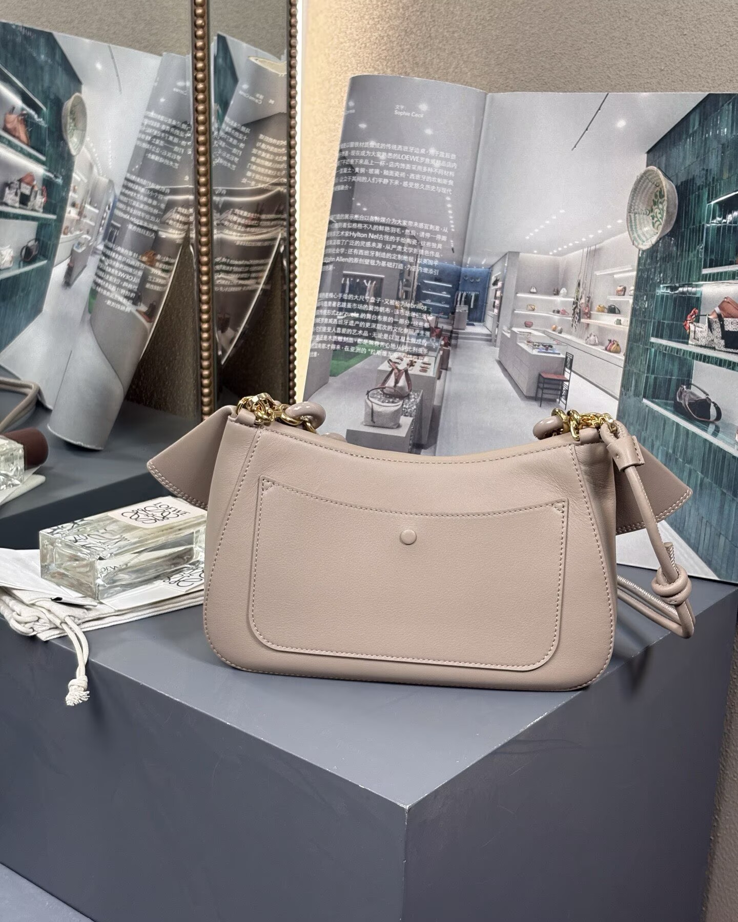 Loewe Ola Original Leather Fashion Handbag L53012 Nude Loewe Ola Original Leather Fashion Handbag L53012 Nude