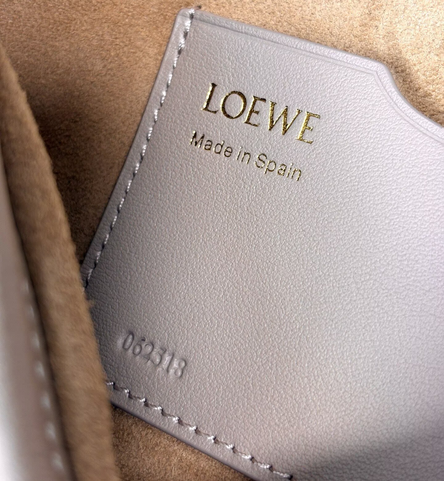 Loewe Ola Original Leather Fashion Handbag L53012 Nude Loewe Ola Original Leather Fashion Handbag L53012 Nude
