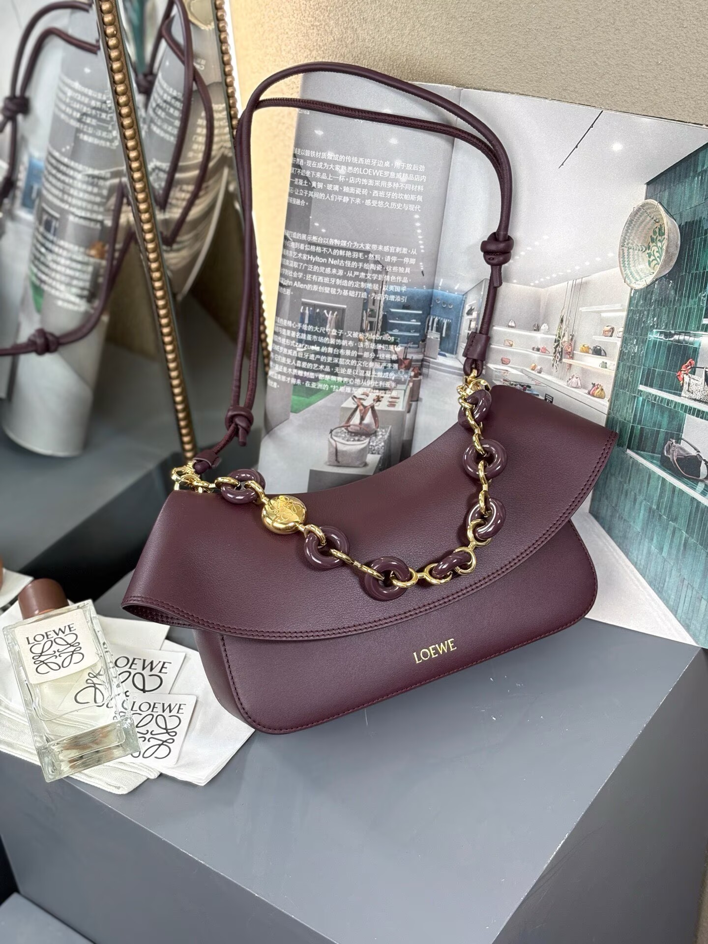 Loewe Ola Original Leather Fashion Handbag L53012 Wine Loewe Ola Original Leather Fashion Handbag L53012 Wine