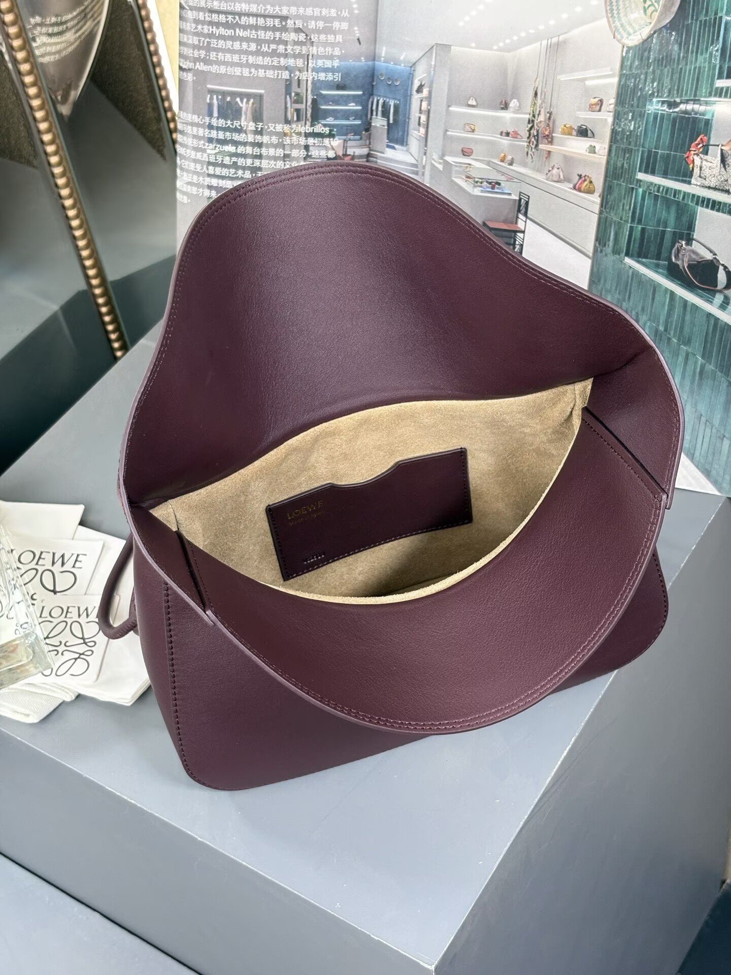 Loewe Ola Original Leather Fashion Handbag L53012 Wine Loewe Ola Original Leather Fashion Handbag L53012 Wine